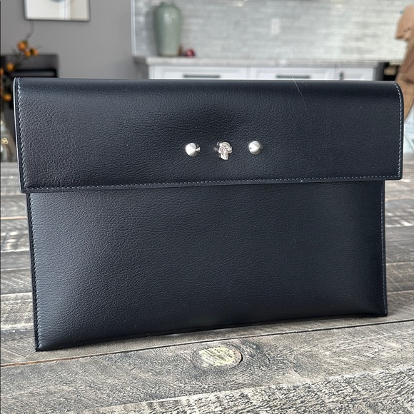Alexander McQueen Skull and Stud Envelope Clutch - Picture 2 of 11